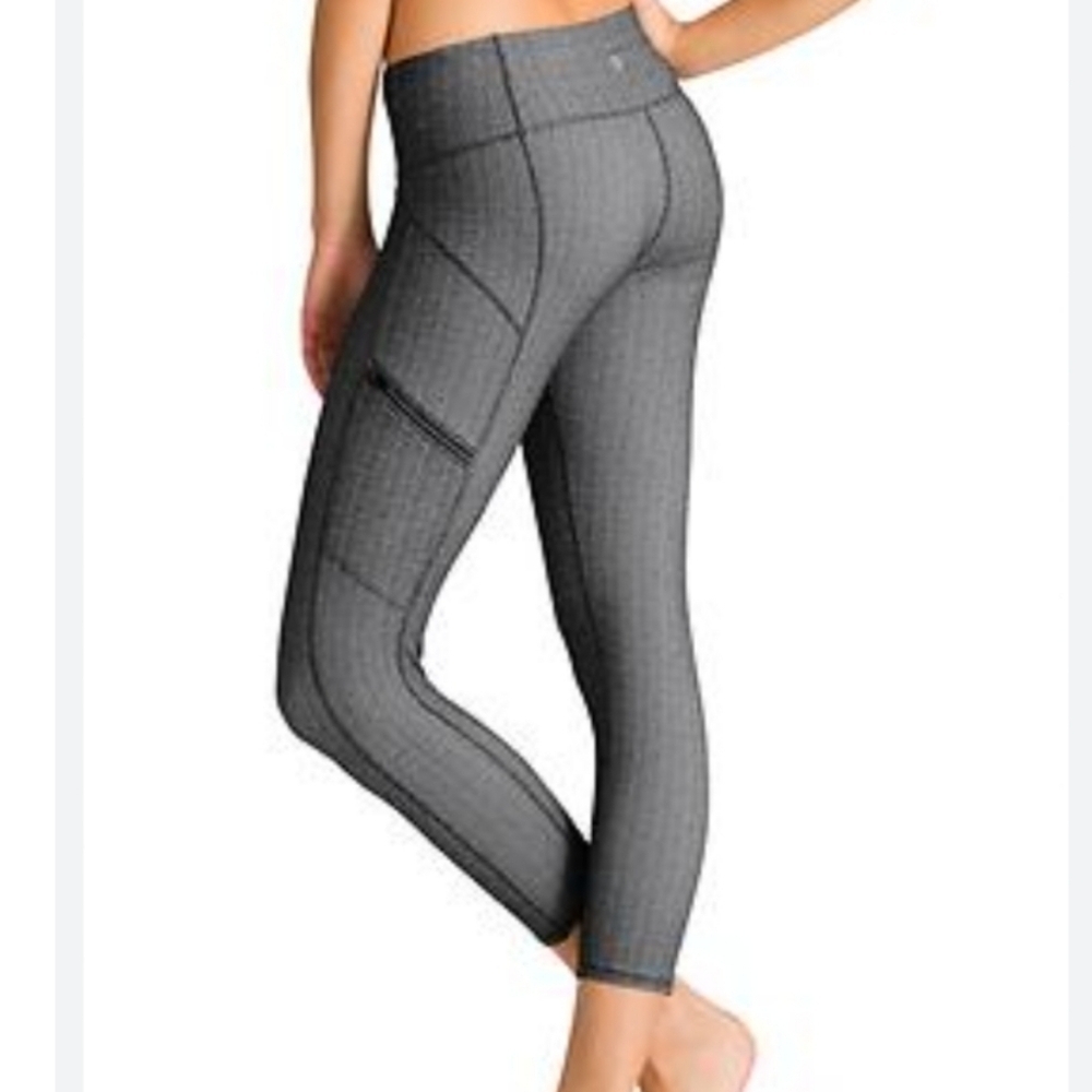Athleta Static Drifter Capri Leggings